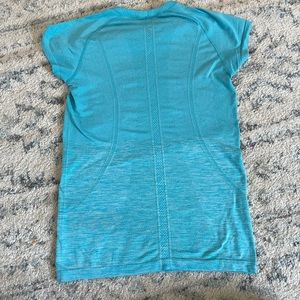 Lululemon shirt size 10